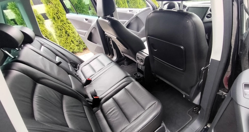 Volkswagen Tiguan cena 41800 przebieg: 208000, rok produkcji 2011 z Siedlce małe 277